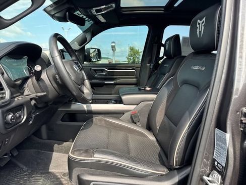 Used 2022 RAM 1500 Laramie w/ Sport Appearance Package AWD/4WD image 10