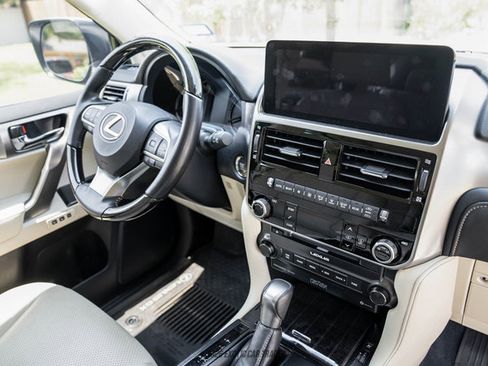 Used 2023 Lexus GX 460 Luxury w/ Sport Design Package AWD/4WD image 93