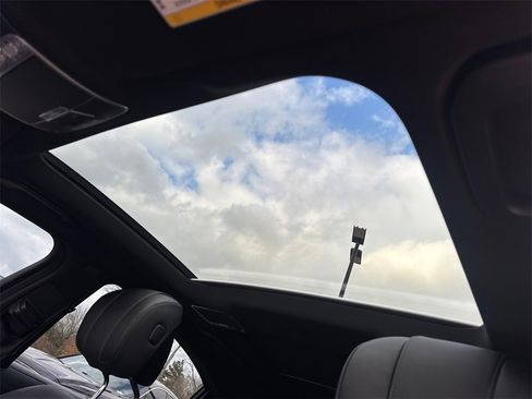 Used 2016 Mercedes-Benz S 550 4MATIC Sedan image 32