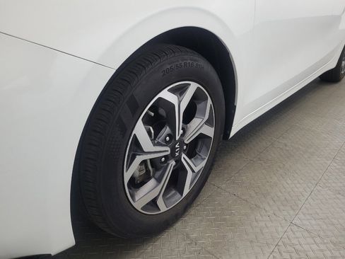 Used 2020 Kia Forte LXS FWD image 31