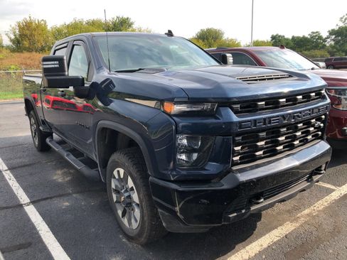 Used 2022 Chevrolet Silverado 2500 Custom w/ Custom Value Package AWD/4WD image 3