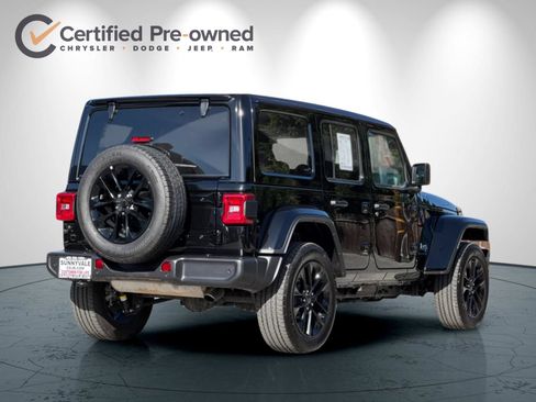 Used 2025 Jeep Wrangler Unlimited Sahara w/ Safety Group AWD/4WD image 4