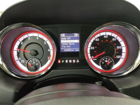 Used 2016 Dodge Grand Caravan SXT w/ Rear Park Assist Package FWD image 23