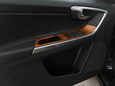 Used 2017 Volvo XC60 T6 Inscription w/ Advanced Package image 23