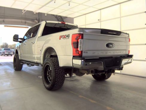 Used 2019 Ford F250 Lariat w/ Lariat Ultimate Package AWD/4WD image 4