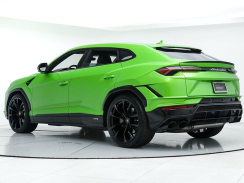 Used 2024 Lamborghini Urus S AWD/4WD image 3