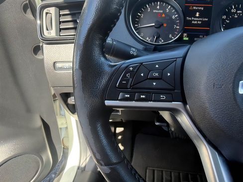 Used 2020 Nissan Rogue SV w/ Premium Package image 25