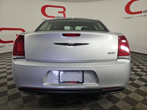 Certified 2023 Chrysler 300 Touring w/ Sport Appearance Package image 6
