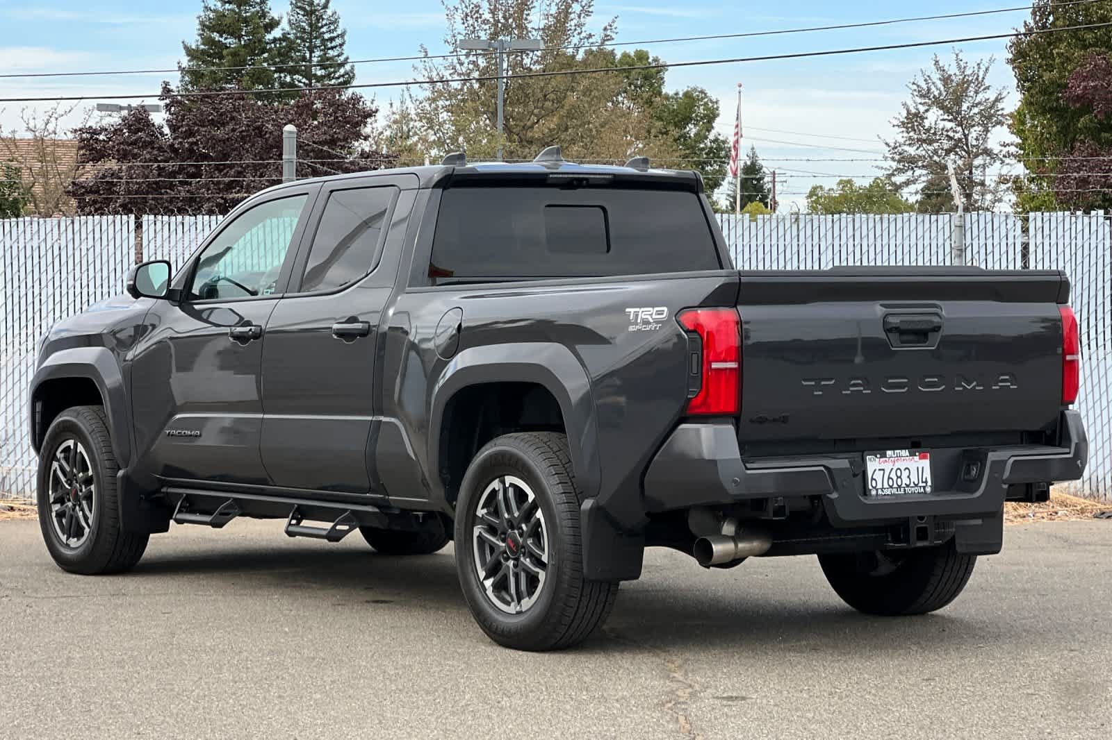 Certified 2025 Toyota Tacoma TRD Sport w/ TRD Sport Premium Package AWD/4WD image 5