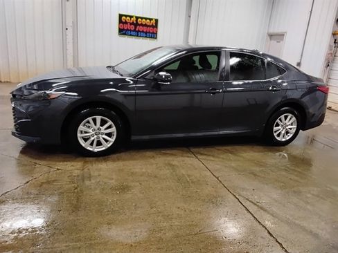 Used 2025 Toyota Camry LE AWD/4WD image 5