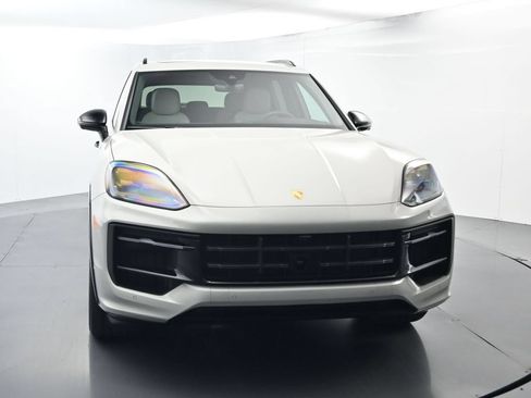 Certified 2026 Porsche Cayenne GTS AWD/4WD image 18