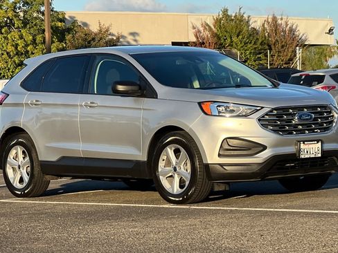 Used 2019 Ford Edge SE image 9