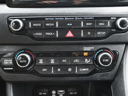 Used 2019 Kia Niro S Touring image 18