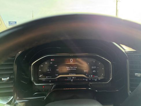 Used 2025 GMC Sierra 1500 SLT image 16