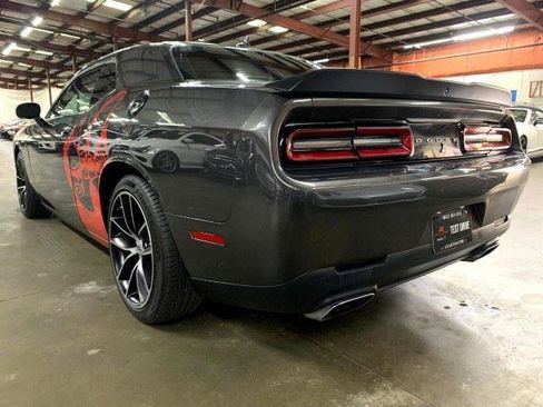 Used 2018 Dodge Challenger R/T Scat Pack w/ Leather Interior Group RWD image 4