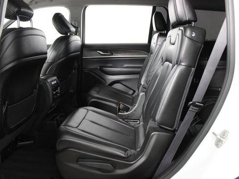 Used 2023 Jeep Grand Cherokee L Limited RWD image 22