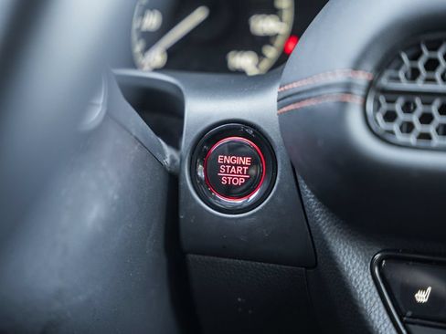 Certified 2025 Honda HR-V Sport image 24