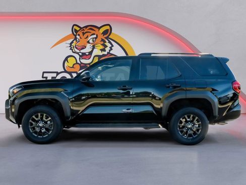Used 2025 Toyota 4Runner SR5 AWD/4WD image 8