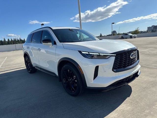 Certified 2025 INFINITI QX60 Luxe w/ Black Edition AWD/4WD image 3