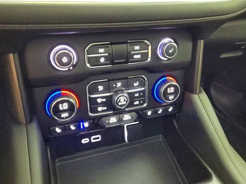 Used 2023 Chevrolet Tahoe High Country AWD/4WD image 40