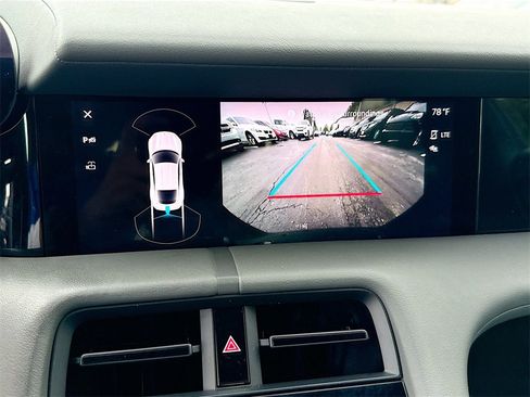 Used 2021 Porsche Taycan image 15