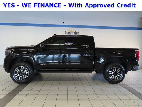 Used 2023 GMC Sierra 1500 AT4 w/ AT4 Premium Package image 3