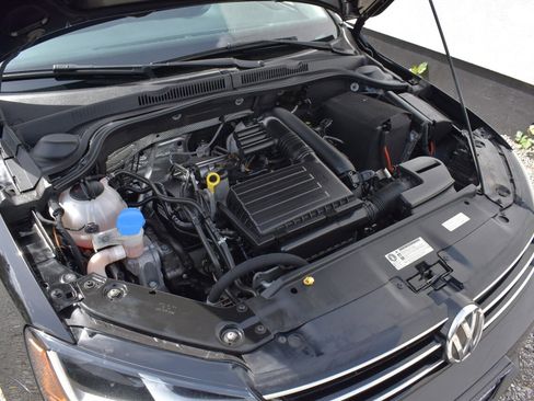Used 2017 Volkswagen Jetta SE image 33