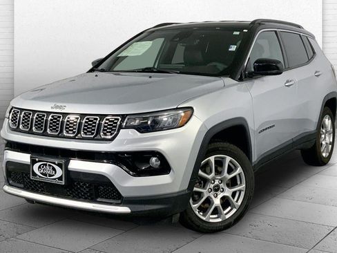 Used 2025 Jeep Compass Limited AWD/4WD image 14