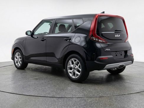 Used 2025 Kia Soul LX w/ LX Technology Package image 6