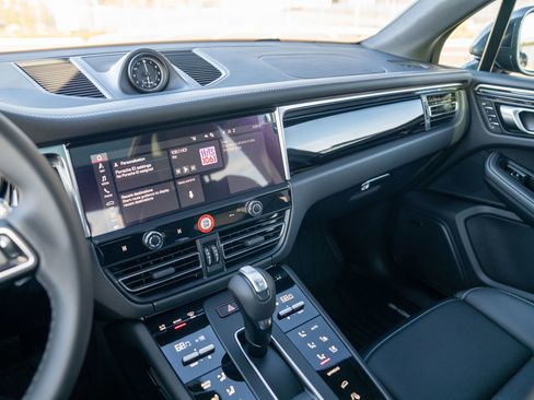 New 2026 Porsche Macan AWD/4WD image 16