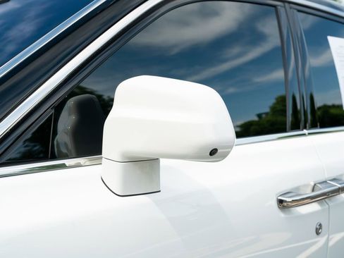 Used 2022 Rolls-Royce Phantom Sedan w/ The Phantom Package RWD image 26