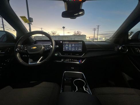 Used 2025 Chevrolet Equinox LT image 33