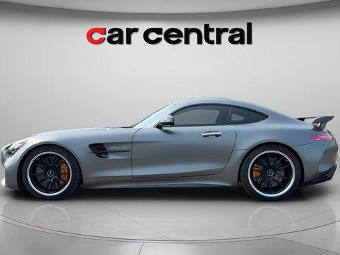 Used 2019 Mercedes-Benz AMG GT R image 2