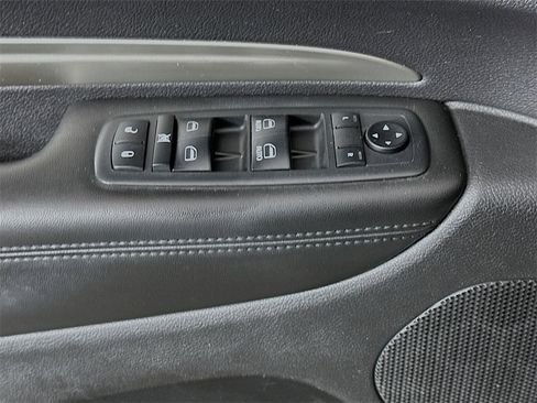 Used 2018 Dodge Durango SXT w/ Quick Order Package 2BB image 17