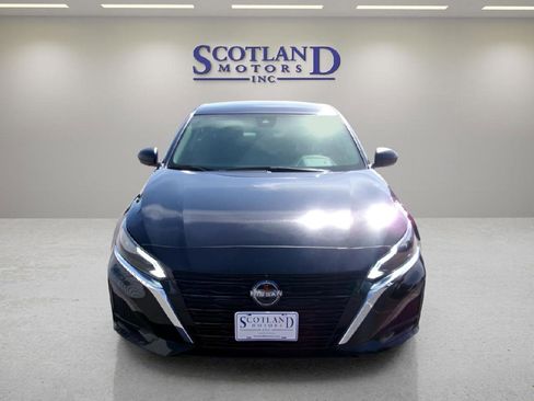 Used 2024 Nissan Altima 2.5 SV FWD image 3