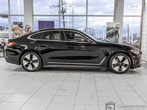 Used 2024 BMW i4 eDrive35 w/ Premium Package image 8