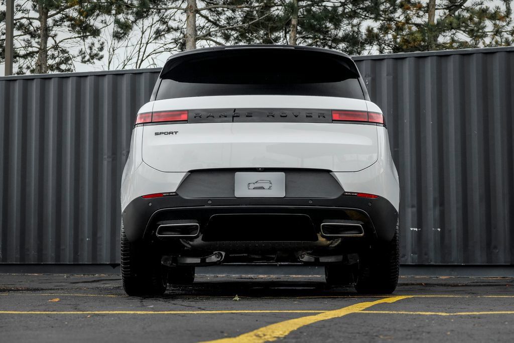 New 2027 Land Rover Range Rover Sport SE AWD/4WD image 7
