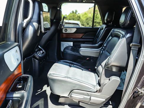 Used 2019 Lincoln Navigator L Reserve AWD/4WD image 19
