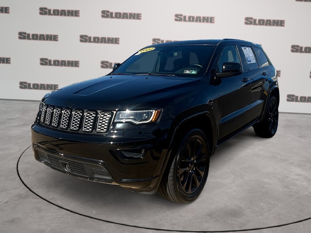 Used 2022 Jeep Grand Cherokee Laredo X AWD/4WD image 1