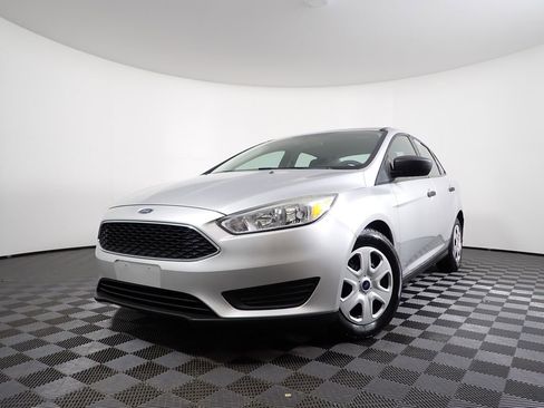 Used 2017 Ford Focus S FWD image 2