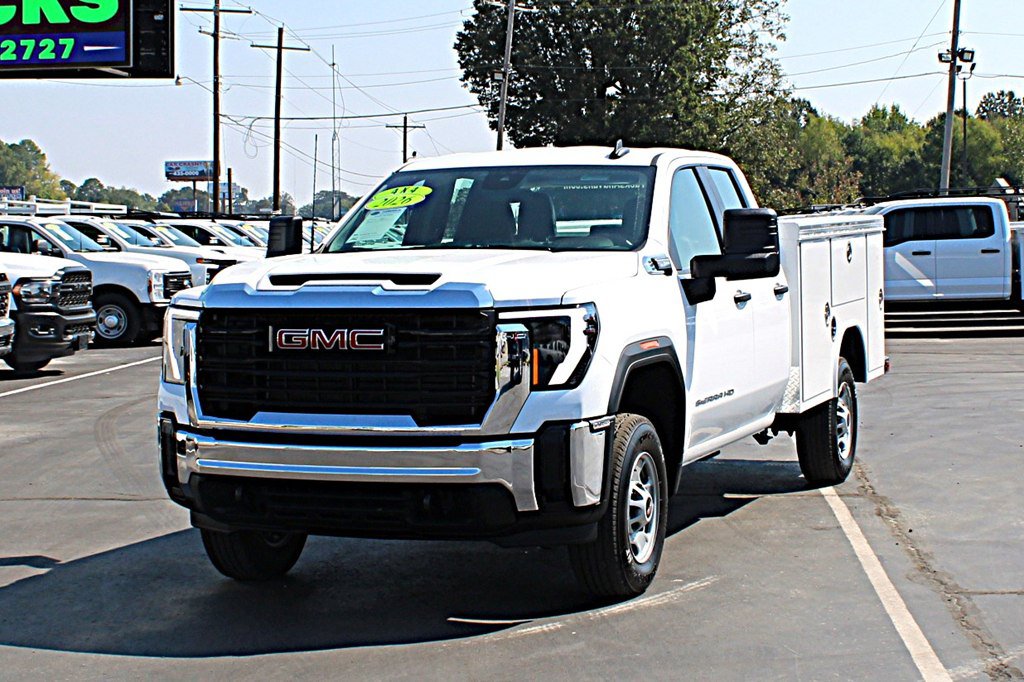 Used 2026 GMC Sierra 2500 Pro AWD/4WD image 2