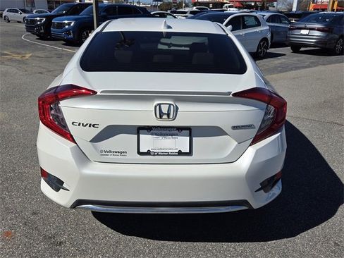 Used 2019 Honda Civic Touring image 10