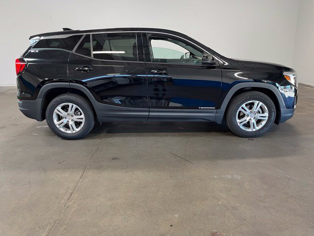 Used 2020 GMC Terrain SLE FWD image 2