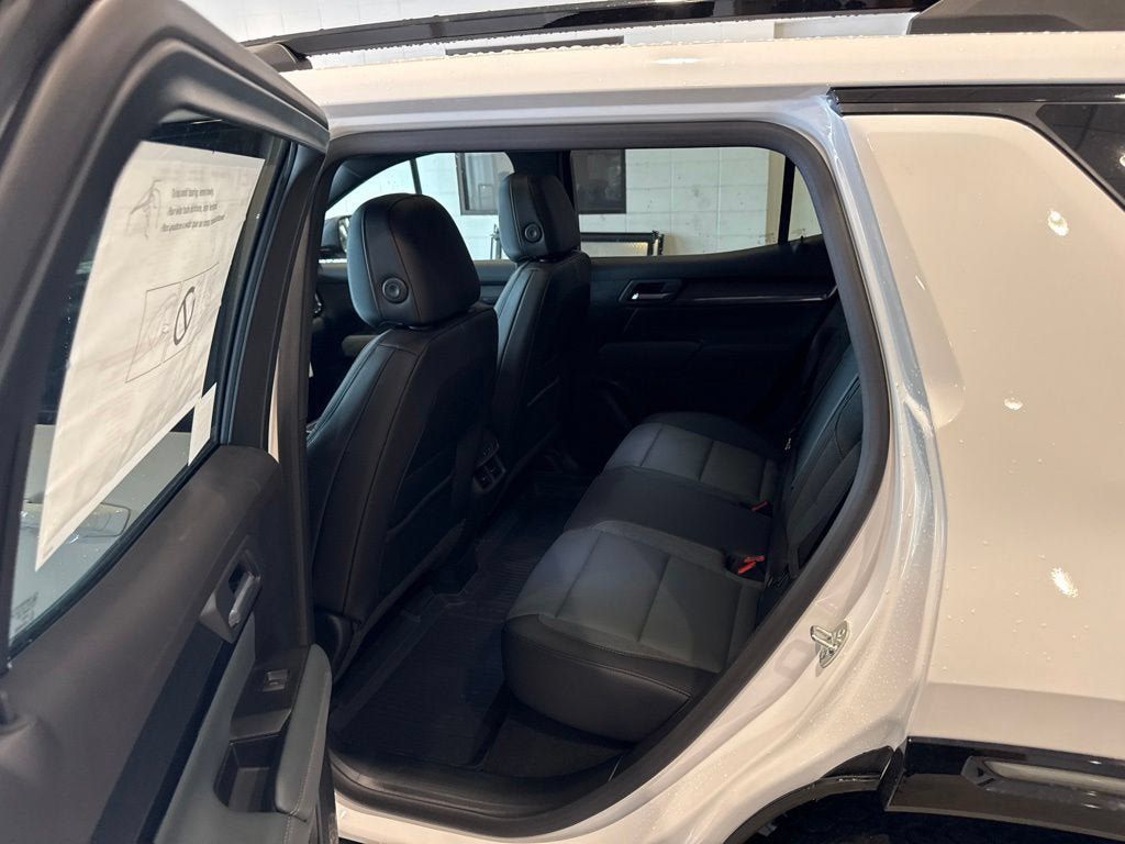 New 2027 GMC Terrain AT4 w/ Convenience Package III AWD/4WD image 21