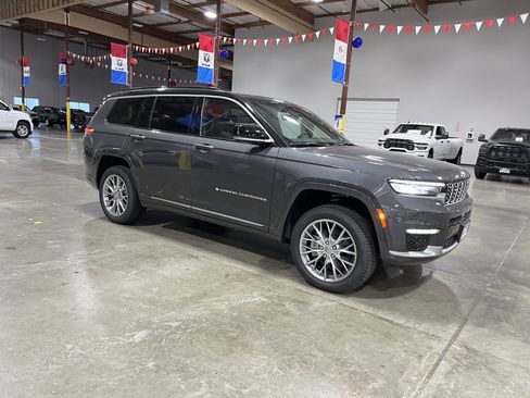 New 2025 Jeep Grand Cherokee L Summit w/ Luxury Tech Group V AWD/4WD image 7