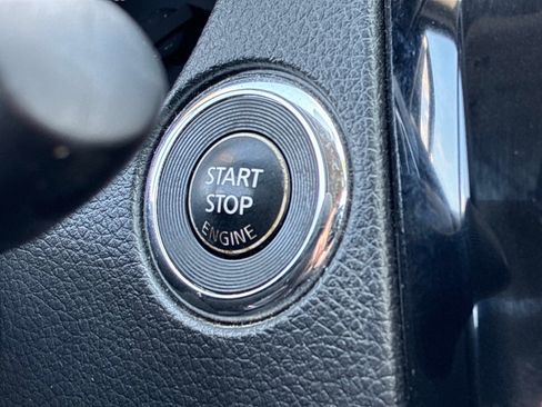 Used 2016 Nissan Rogue SV AWD/4WD image 27