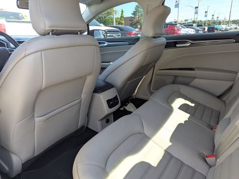 Used 2017 Ford Fusion SE w/ Fusion SE Technology Package FWD image 30