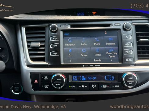 Used 2017 Toyota Highlander XLE AWD/4WD image 31