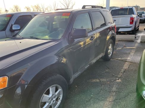 Used 2011 Ford Escape XLT image 6