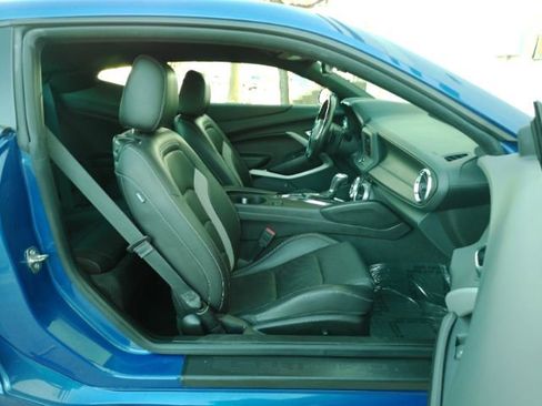 Used 2023 Chevrolet Camaro LT image 18